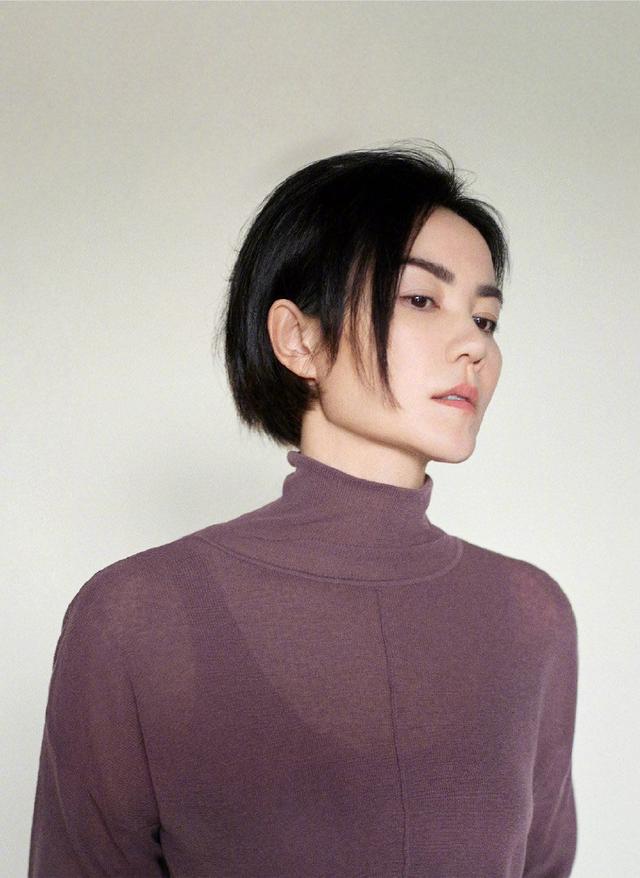 王菲终于"出山"!剪齐耳发拿下新代言,一身成衣却被吐槽捂太多