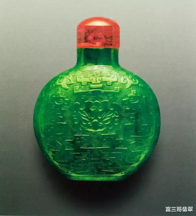 「文玩」精品翡翠玉器赏析：珍藏在故宫博物馆的极品翡翠，美到极致！