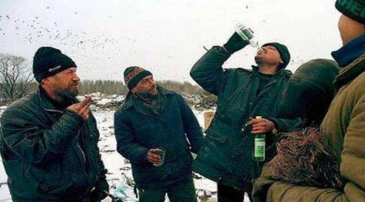 「俄罗斯人」零下70度的俄罗斯人如何生活?当地女性吐槽:最怕“生理需求”