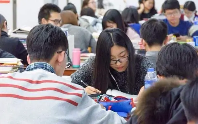 高考|三本大学“学费贵”不值得上?选择专科还是复读,今年情况不同了