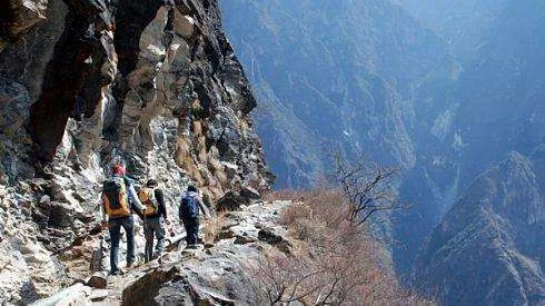 虎跳峡|虎跳峡现超级山洪惊涛骇浪,光看图片腿就软了……