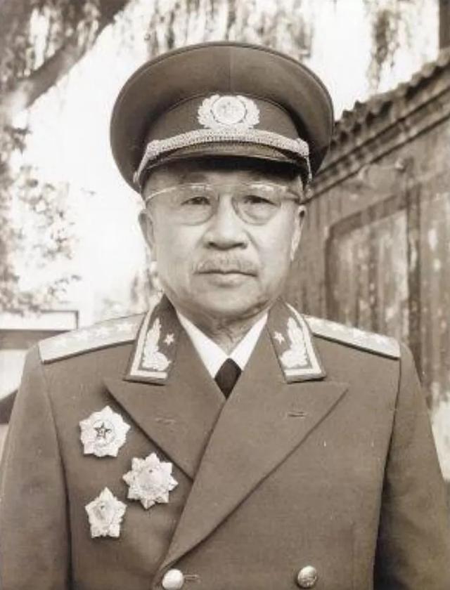 粟裕大将|55年授衔前，粟裕已经指挥过3位大将26位上将，他们都是谁？