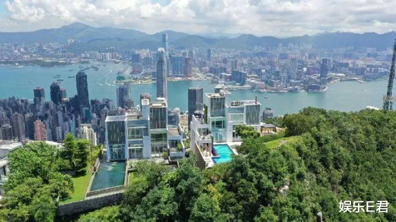 周星驰|58岁周星驰抵押山顶豪宅给美国银行，香港网友：这间屋太邪门了