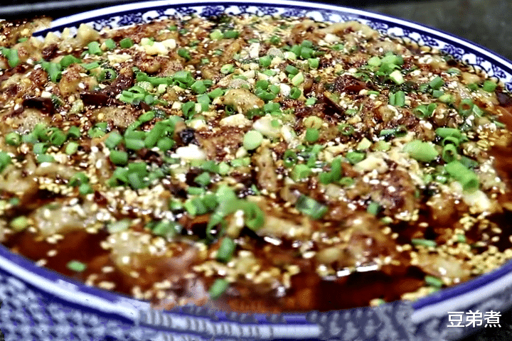芹菜|秋天，多给家人做这肉汤，简单一煮，鲜嫩入味又营养，比牛羊汤香