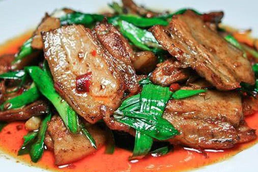 「肥肠」一大锅上桌就吃光的菜,超级香、超级解馋,下酒更下饭,百吃不厌!