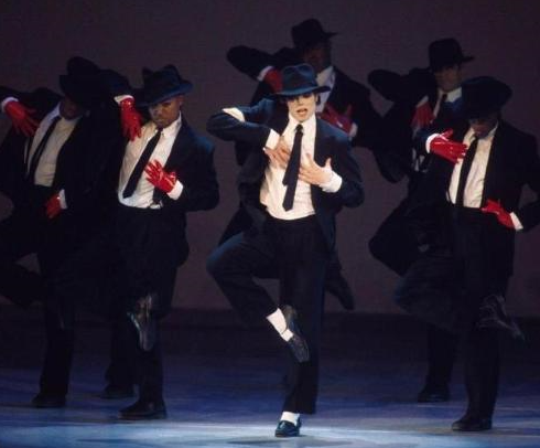 『杰克逊』徐锦江当年是杰克逊的伴舞吗？时隔多年本人终于回应，网友：扎心了