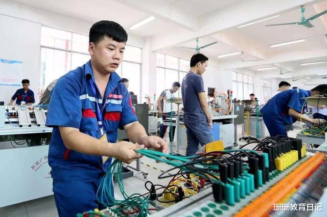 高考|民办本科还是公办专科，因为学费考生做出这样的选择，后悔已晚