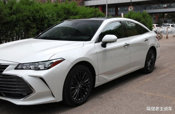 亚洲龙|丰田又发飙了!皇冠的继任者下探至18万,比雅阁还要漂亮10倍