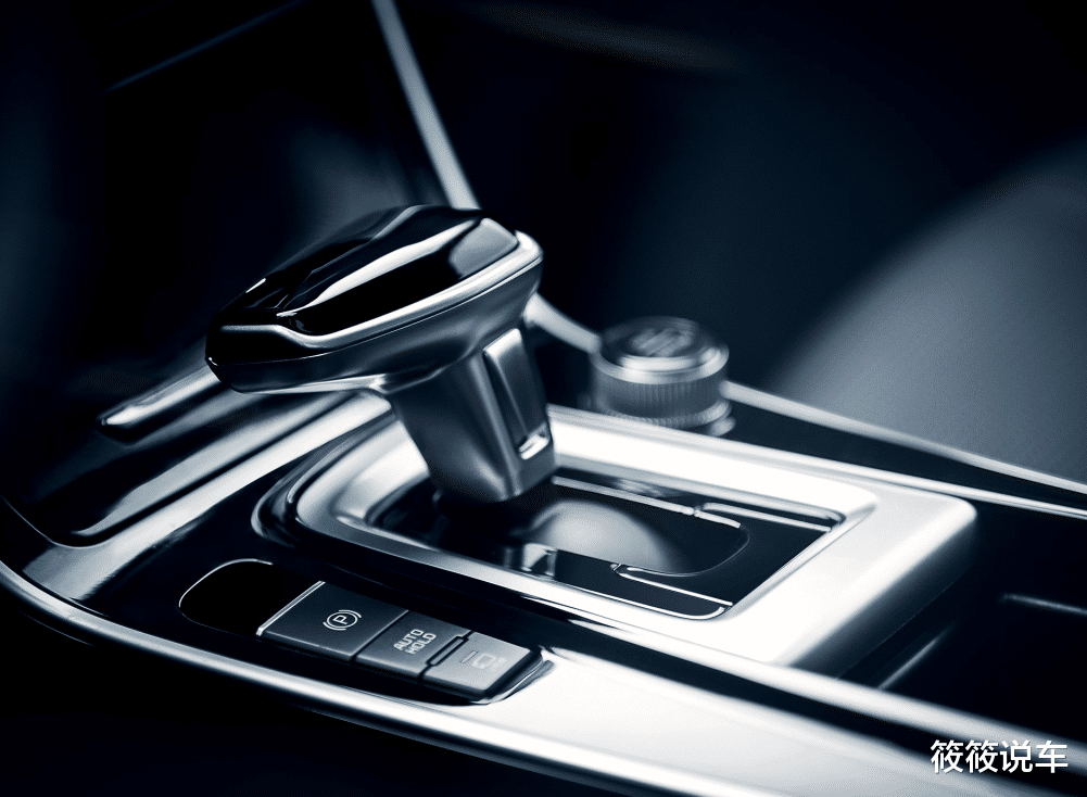 『途观l』起亚版“小路虎”上市！比本田缤智霸气，油耗5.4L+国六，10.88万