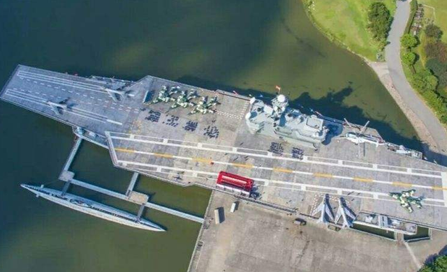 #舰载机#中国斥资打造“水泥航母”,遭西方国家嘲笑,如今却开始纷纷效仿