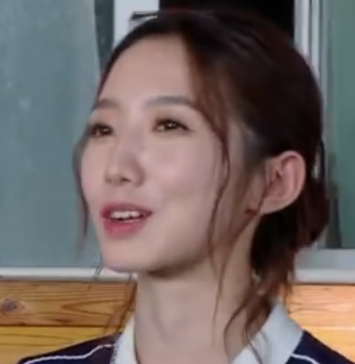 明星|同是跑男落水卸妆，蔡徐坤baby还好，看到她们俩：明星与女团的区别！