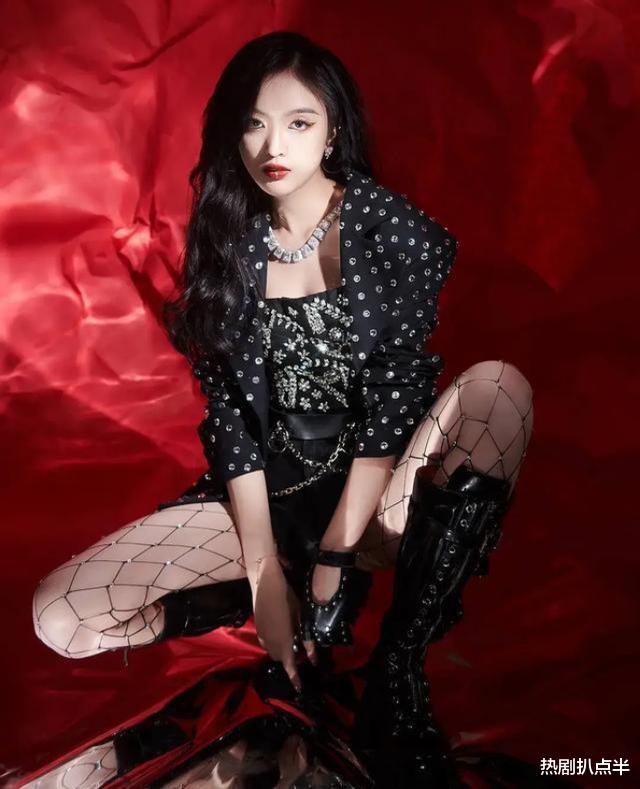 吴宣仪|孟美岐吴宣仪解散后待遇区别大: 前者穿高端礼服，后者只有廉价牌