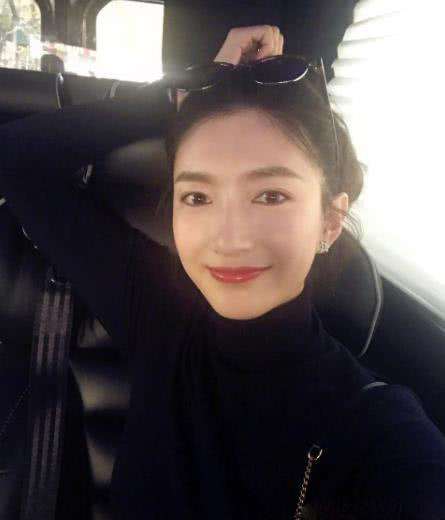 江疏影：江疏影卸完妆有多真实？助理不开美颜就拍照，说是换了个人我也信