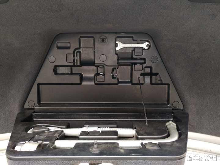 SUV|当年落地近百万，如今只要4万块，这辆04年的奥迪A8买得起养得起吗？