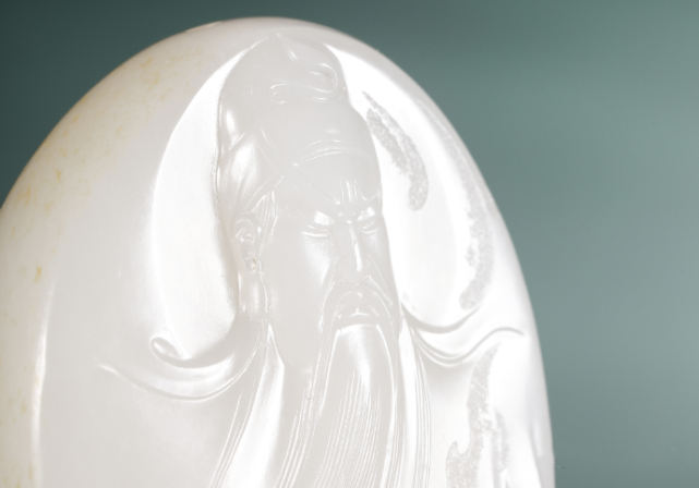 |和田玉的水不深,有点浑!玉饰良缘帮您“辨别”