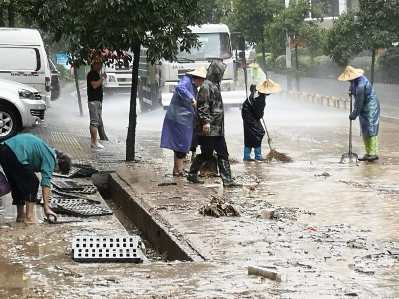 福州|突降暴雨!一秒天黑!福州气温降到2字头!接下来几天……