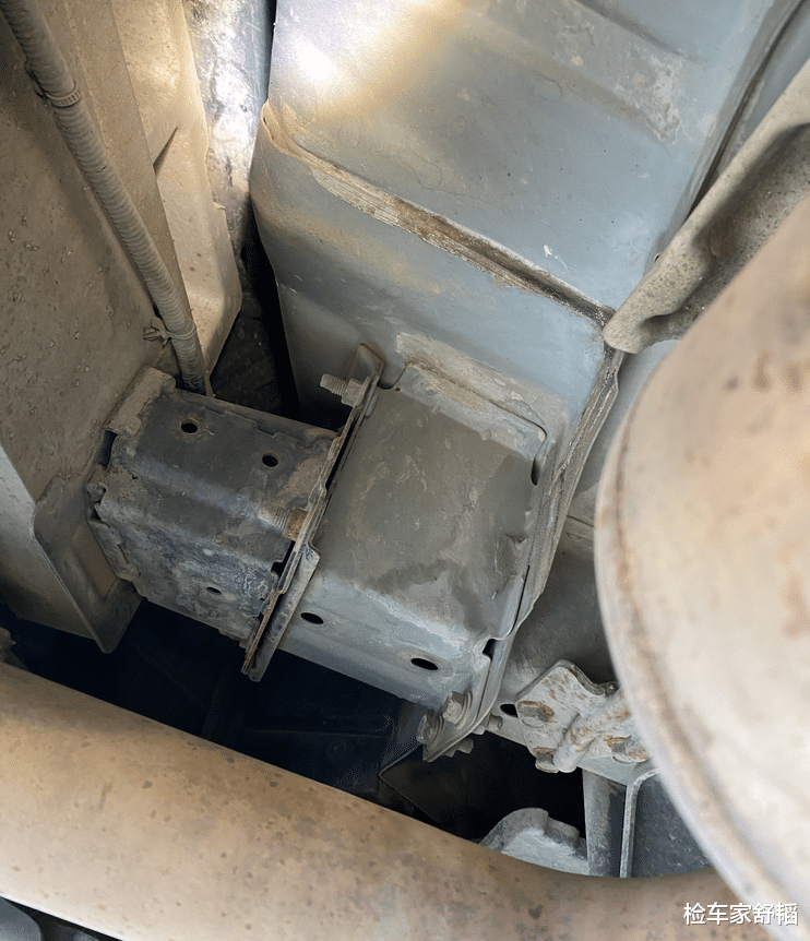 「二手车」当年新车落地130万,如今一车难求,22万买台英菲尼迪FX50值不值?