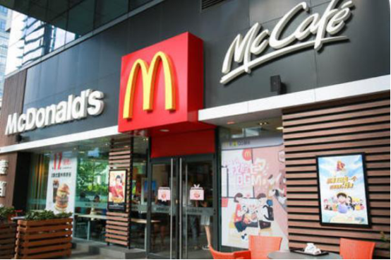 |唯一一家透明地板的麦当劳，游客：看完食欲全没甚至还想念个佛经