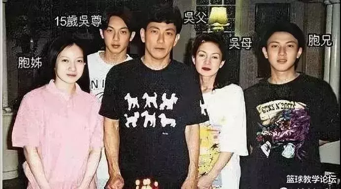 『吴尊』被姚明打到绝望！狂输中国队102分！他成了亚洲女粉丝最多的球员