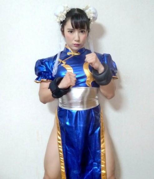 春丽|中国肌肉美女,日本健身萝莉,同样是cos春丽,你中意哪个?