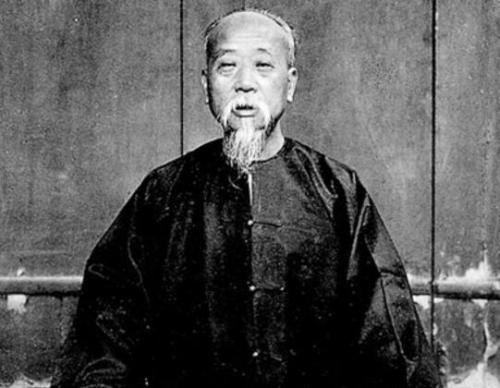 天花|哥哥穷妹妹丑，两人不顾世俗眼光成亲，生下一子成家喻户晓的名人