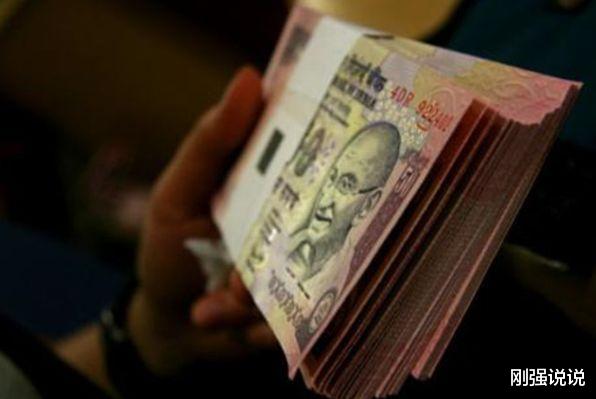 印度|美国开始“割韭菜”?计划再印钞1万亿,中国终于出手应对!