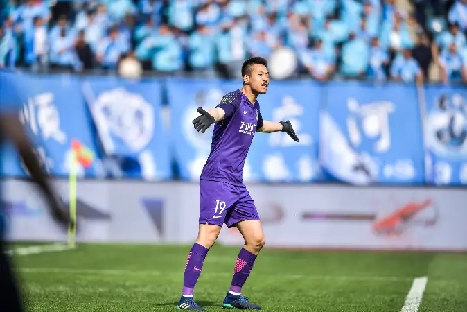 「青训」工资4000块，大连籍国脚退役回家乡担任小学教练，踏实做青训