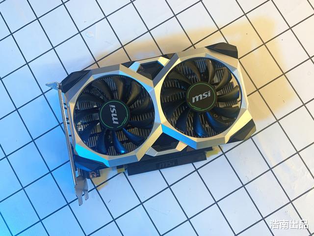 显示器|4499元组装一套电脑，十代i5芯片，配27寸显示器很完美