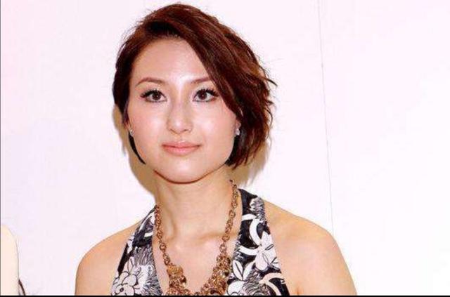 [何鸿燊]陈婉珍相貌不佳，三个孩子都像何鸿燊，四太的两个儿子身高是硬伤