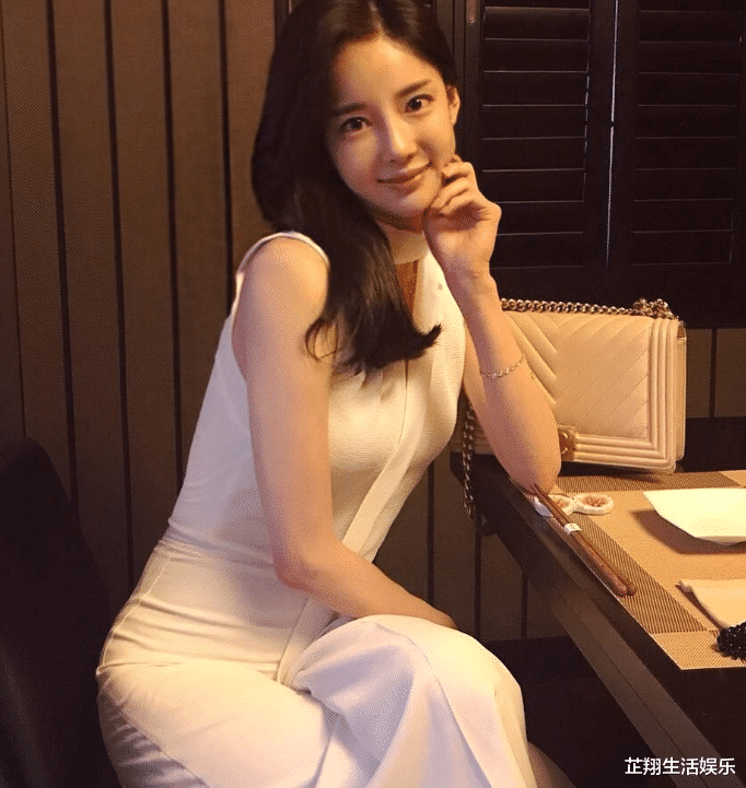 【潘南奎】韩国“塑料美人”潘南奎，非有钱人不深交，满脸是人民币的味道