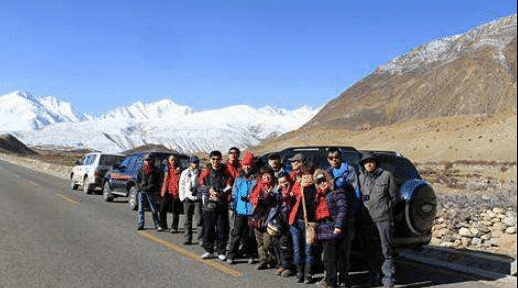 西藏@为啥川藏线上那么多人“滚轮胎”？当地人：这不是轮胎，是100万！