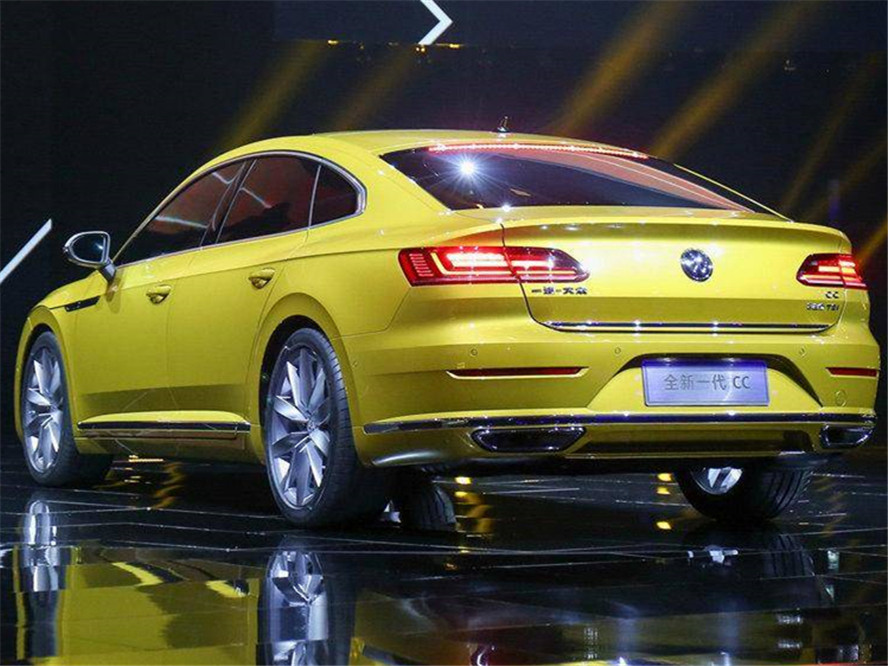 [大众汽车]最美大众又降了！配无框门比奥迪A7还美，为赢市场跌4万，放弃A4L