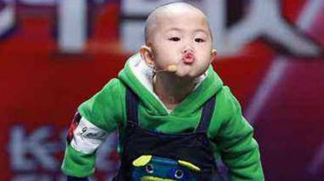 春晚|5岁上春晚，年薪过百万的男孩，如今怎么样了？妈妈：好后悔