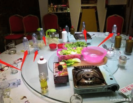 「肠胃」为什么有人喝酒总是带着一瓶矿泉水？原来有这讲究，酒鬼都知道