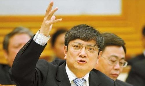 郑强|网红校长郑强有多刚？抵制企业家进校演讲，建议把英语踢出高考！