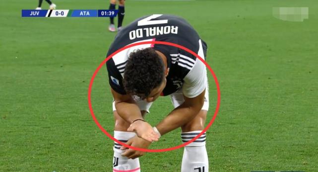 C罗|过分了！C罗踩单车甩掉对手，结果对手这举动让人寒心：没素质