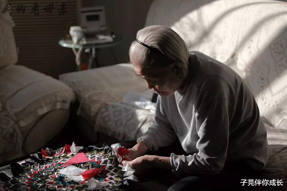 购房置业|“妈，家没房间你住旅馆吧”全款给儿子买房，55岁老太被拦门外