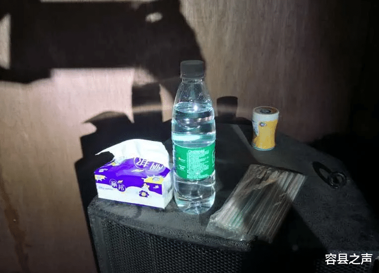 容县之声|广西警方深夜突袭野外“嗨包” 12名涉毒人员被一网打尽！