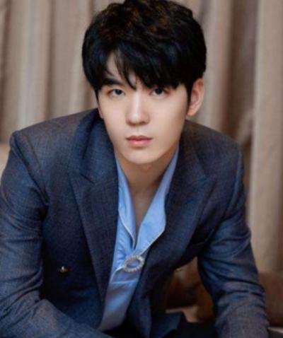 仝卓|仝卓举办的演唱会座无虚席，大师风范，赢好评