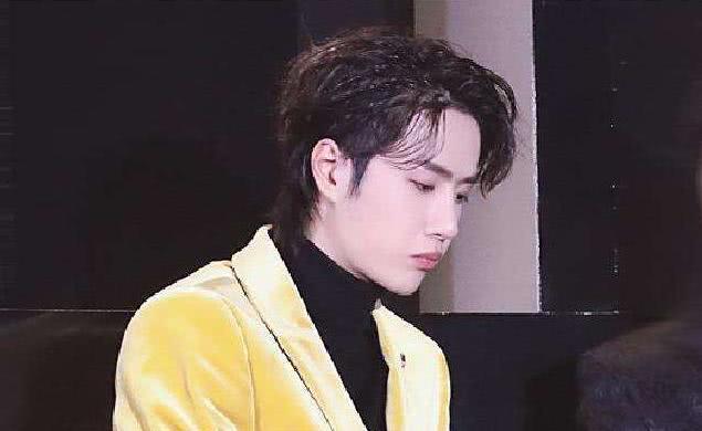 王一博▲网友质疑王一博和程潇有地下恋情，两人超多同款被扒出