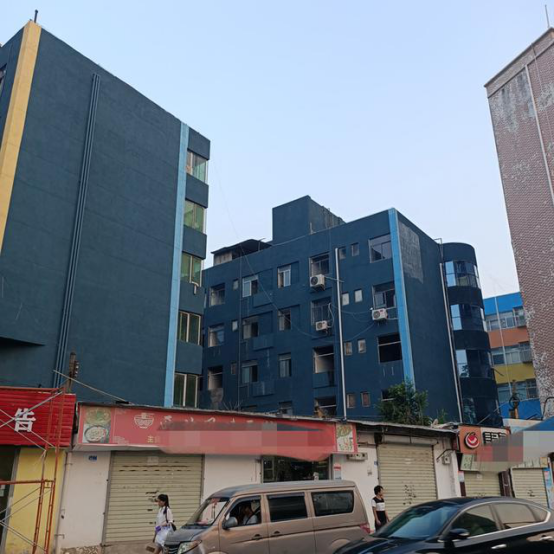 年年涨房租，今年不灵了！租客：以前涨50，今年涨200，不走才怪