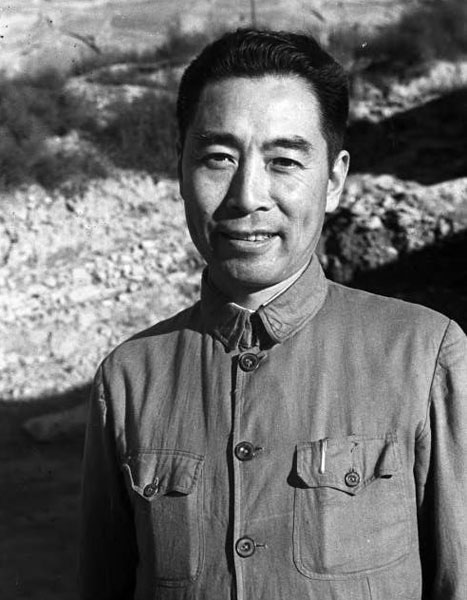 长征|长征途中周恩来患重病，军医都束手无策，一农民说我来