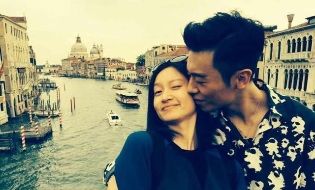 王思聪|朱亚文妻子沈佳妮罕晒美照，无惧素颜大方出镜，微凸小肚实力抢镜