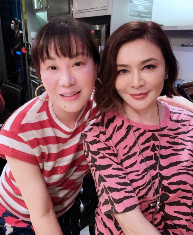 张柏芝■周丽淇产后首度露面，刚出月子就跟关之琳杨小娟汪诗诗等富婆聚会