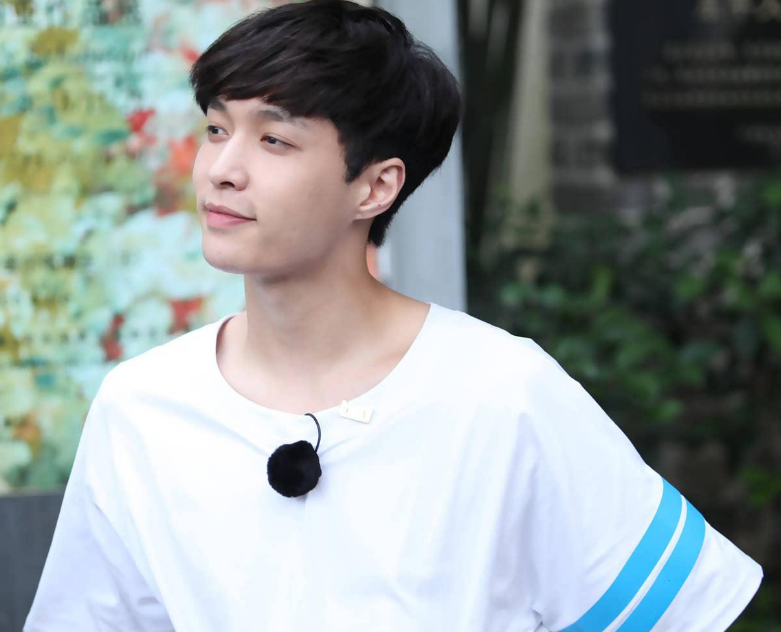 「张艺兴」张艺兴官宣离开，留下的心愿牌让人感动，再见最好的男人帮！