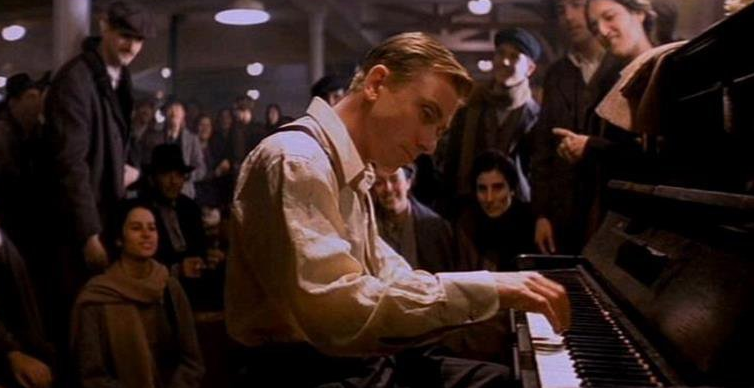 电影▲《海上钢琴师》中，主人公1900是一颗大海上耀眼而纯粹的星光