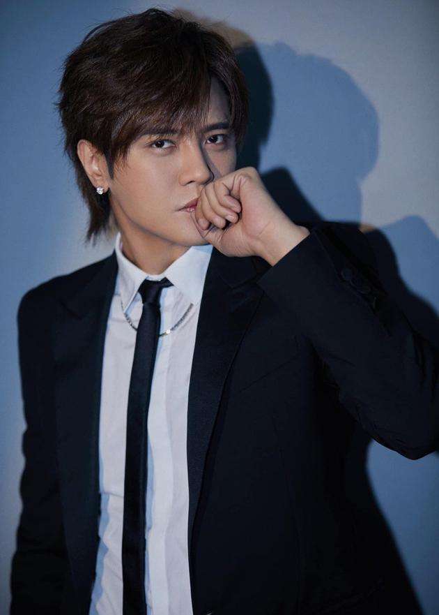 #赵丽颖#罗志祥曾拍热巴大腿，谁注意到热巴的下意识反应？网友：我酸了