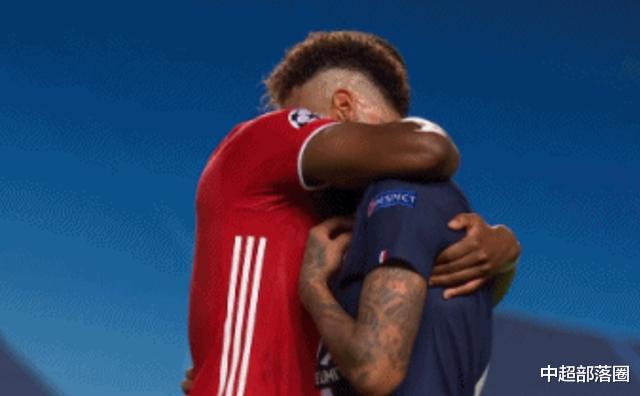 欧冠|巴黎揪出头号罪人！在欧冠决赛突然迷失，央视记者：唱歌跳舞都还行