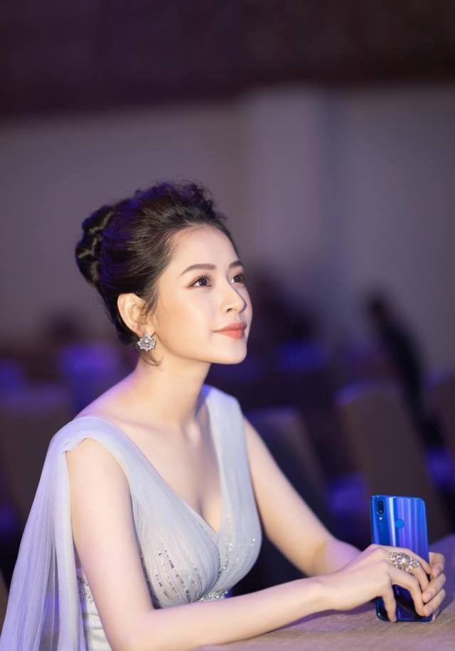 「iphone12」华为哪款手机好？不知道，但这个代言人身材和颜值是“真香”