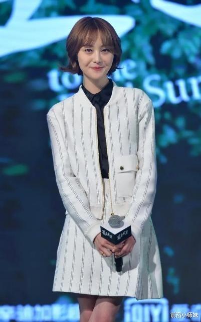 郑爽|郑爽剪短发明显老10岁,法令纹眼袋都出来了,一点少女感都没有